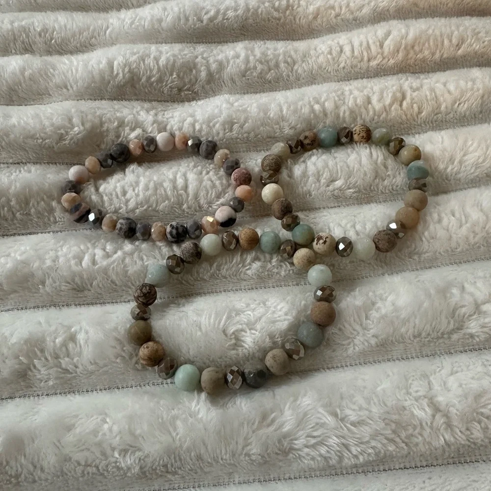 BB Lila Stretch Beaded Bracelets - Picture 2 of 3